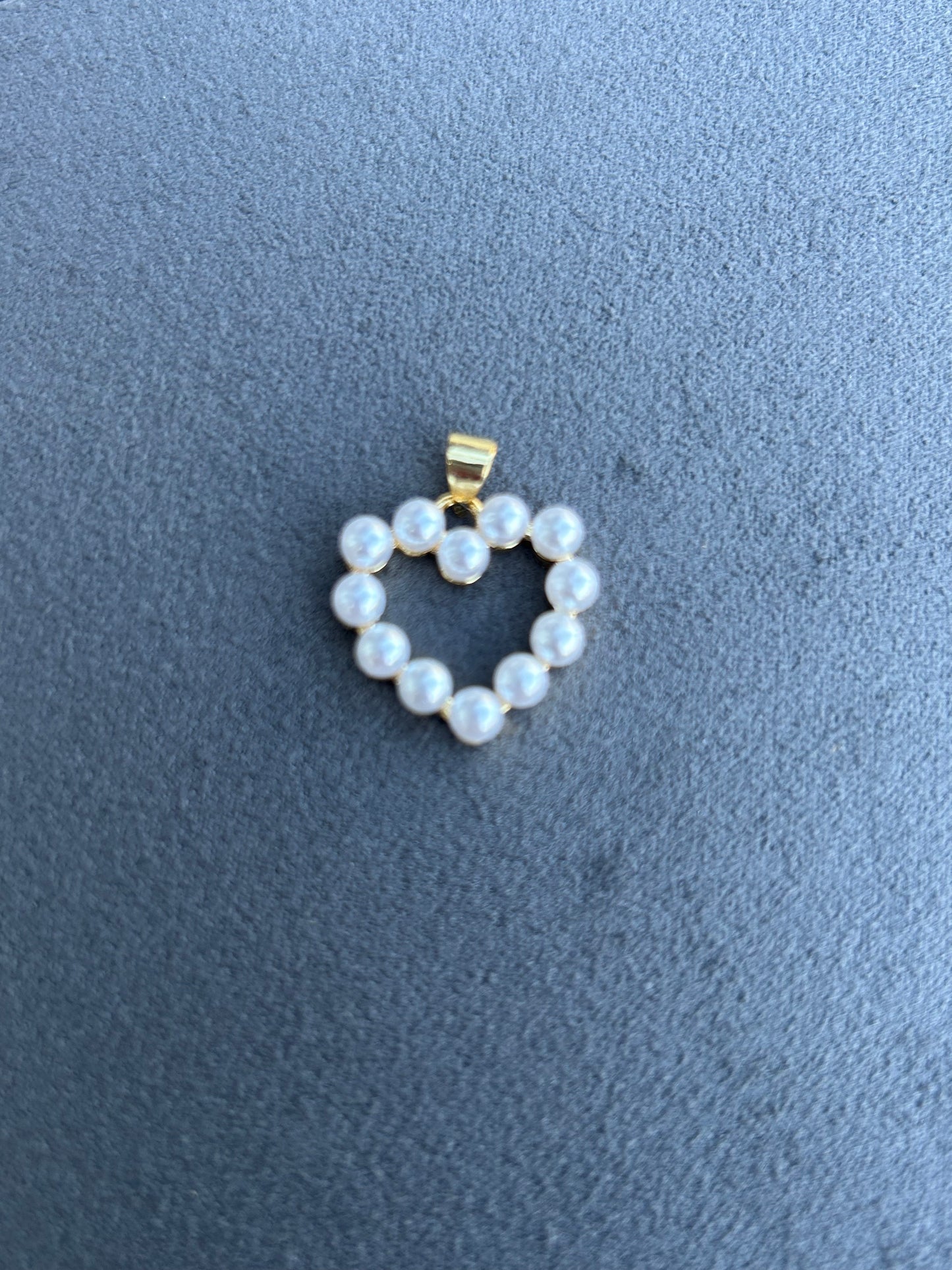 24mm Small Pearl heart #27129