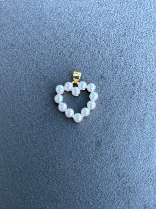 24mm Small Pearl heart #27129