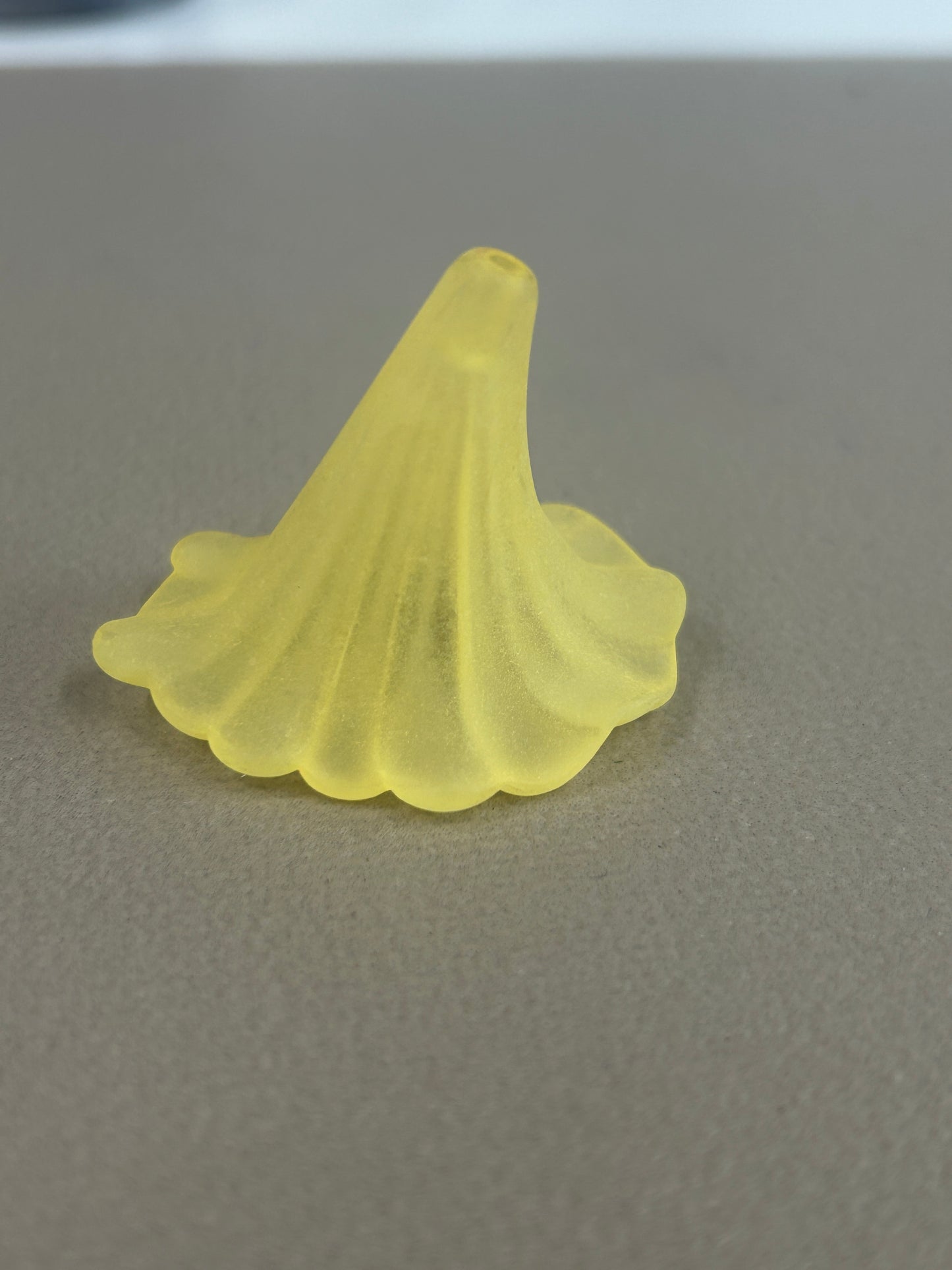 Lily Loose Resin Flower (29621)