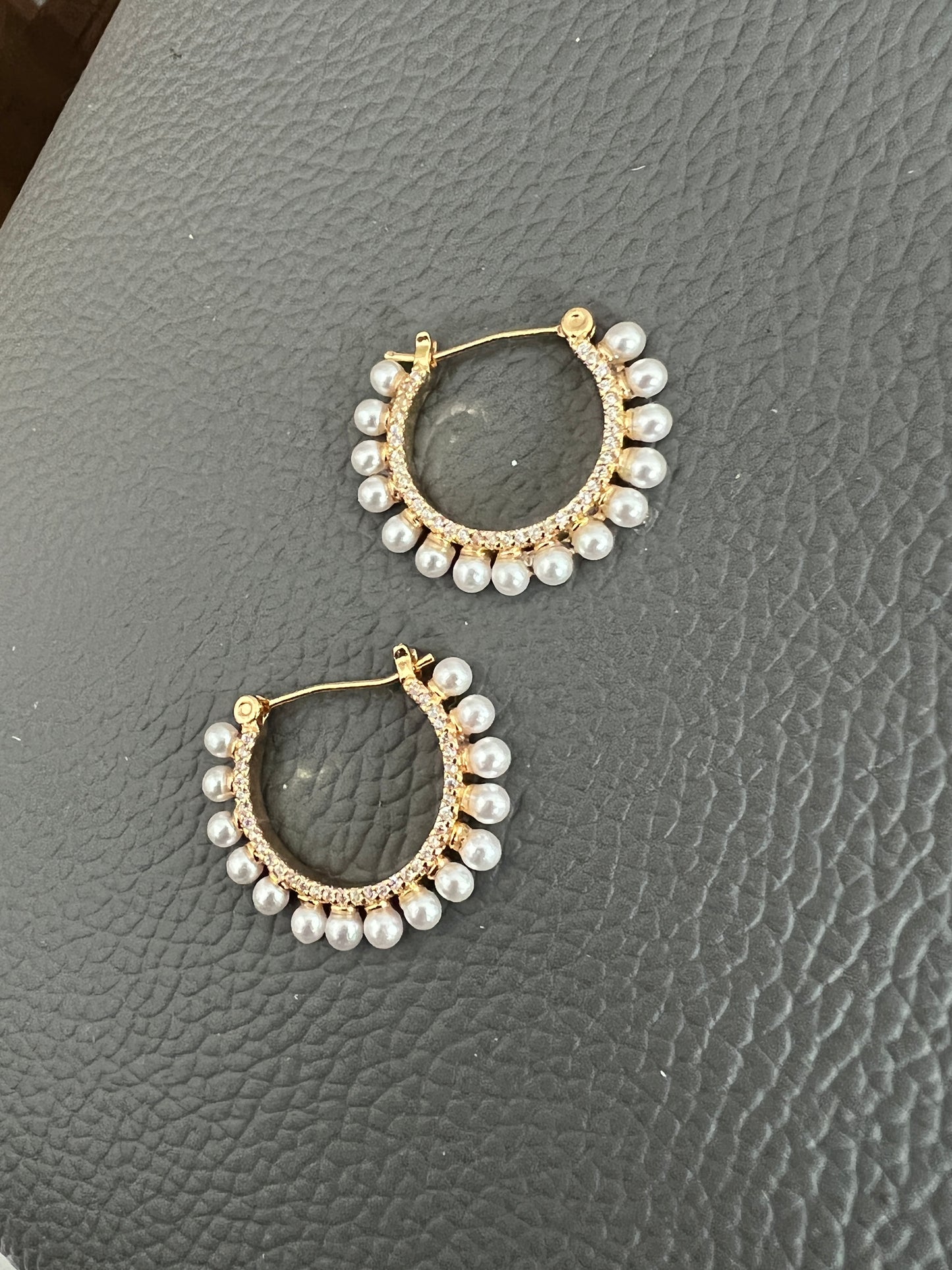 25mm hoop pearl w/ pave earring