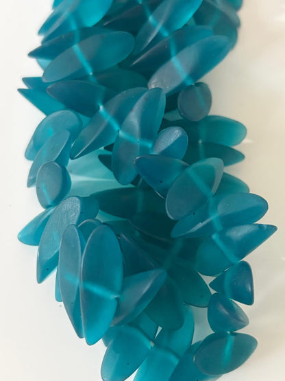 Irregular Resin Spike (1/2 Strand)