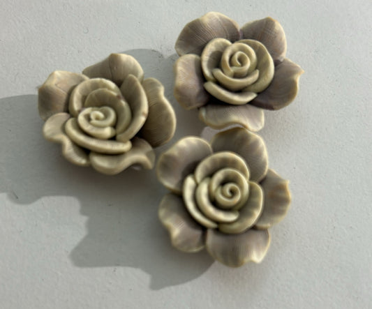 Clay flower Qty. 3 27572