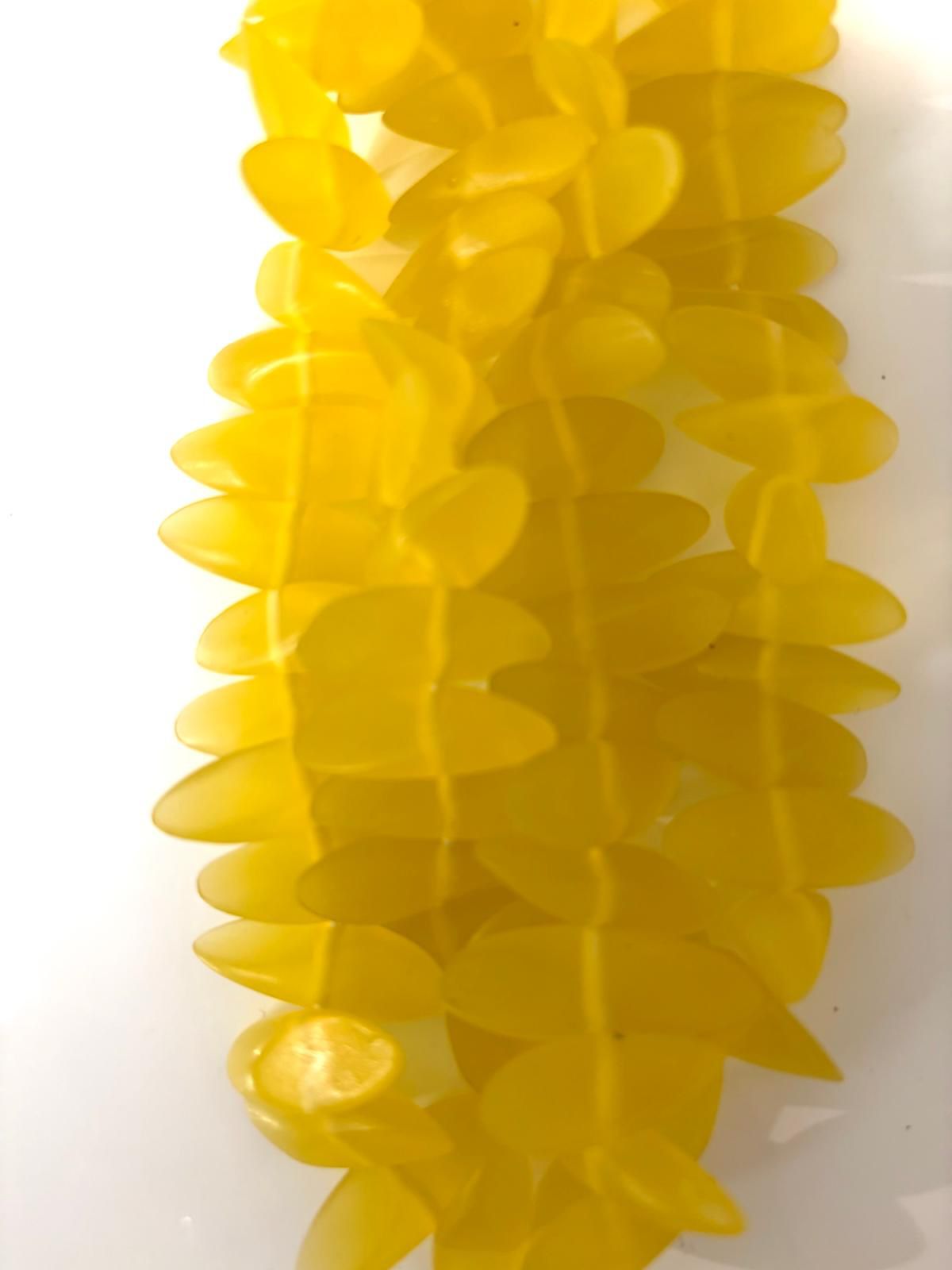 Irregular Resin Spike (1/2 Strand)