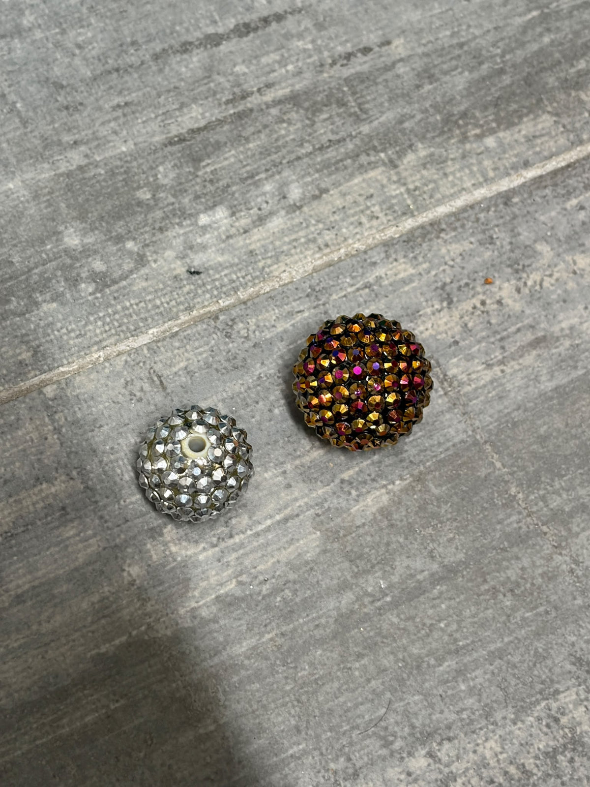 Round Glitter Bead