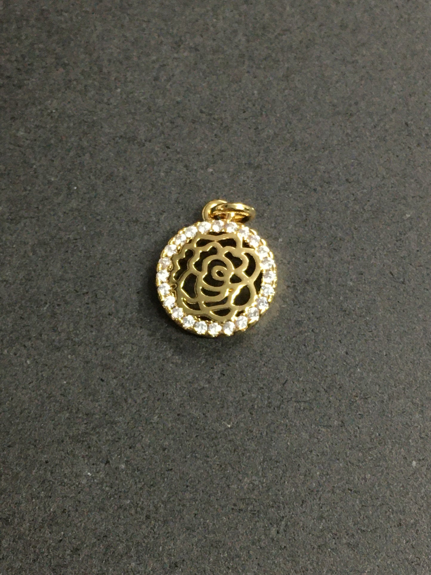 14mm Round with Flower pave Qty 1 / 17579