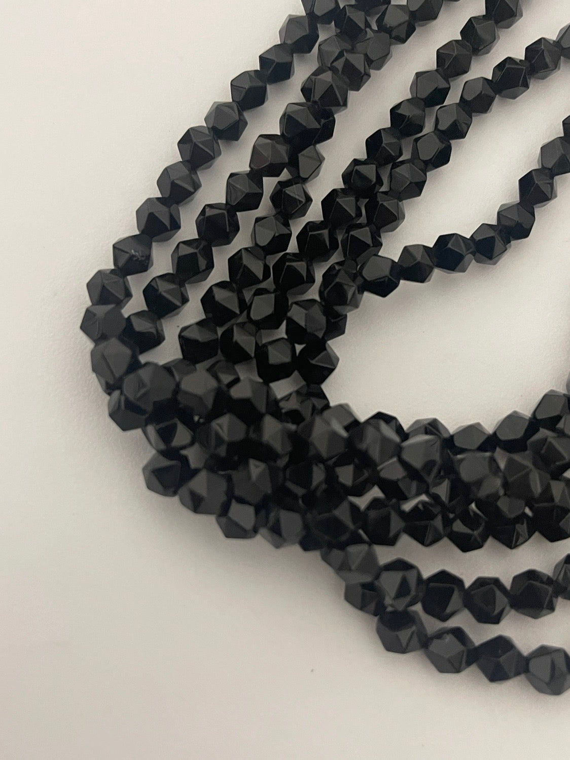 8mm onyx multicut black 21624 15 inch strand