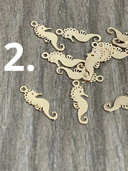 16mm Seahorse Connectro & Charm qty1-  22560/ 22559