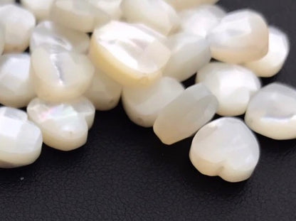 6mm Tiny Heart MOP Qty 2 / Corazon13436