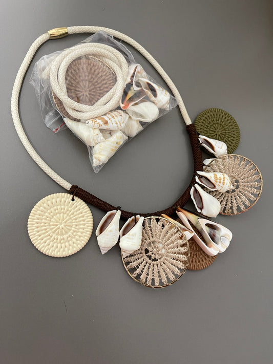 Kit- mix necklace shell cream 22615