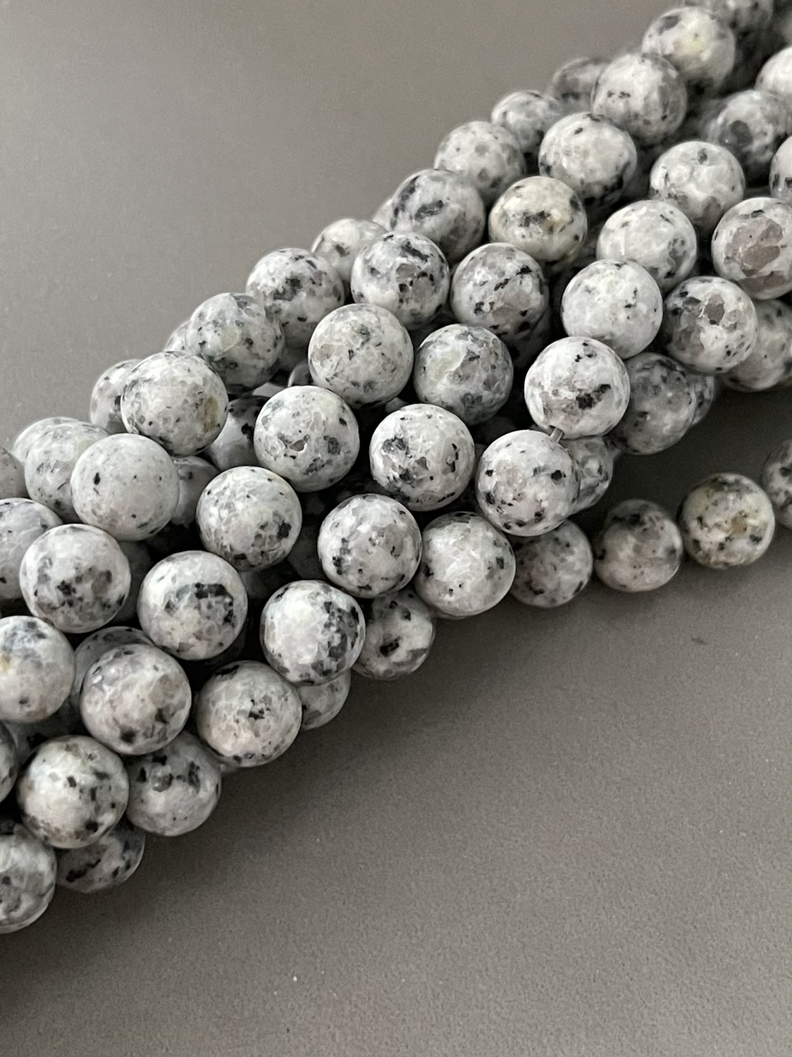 8mm Dotted Grey/Black Jasper qty1- 21978