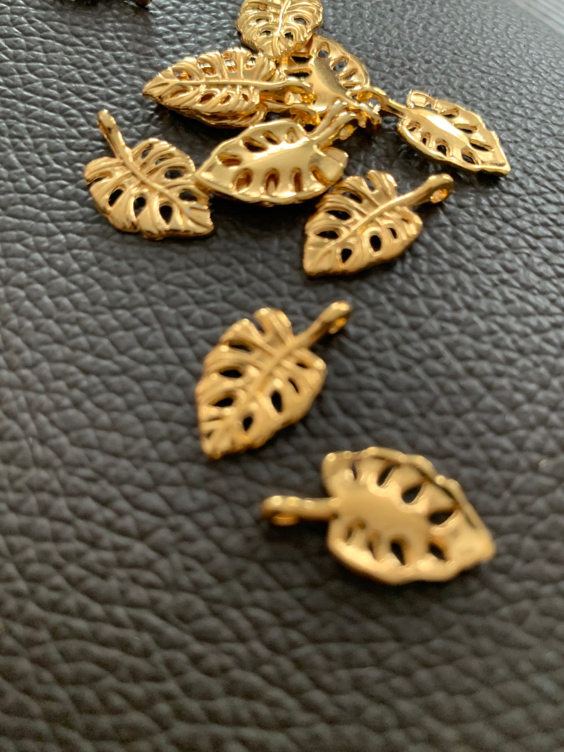 10x14mm leaf 🍂 gold enchapada qty 1 / 20874