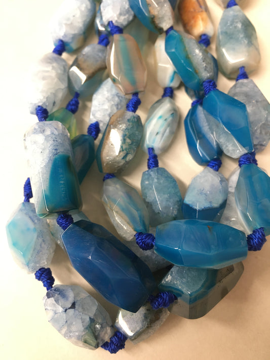 Irregular Blue Agate Strand / Agata