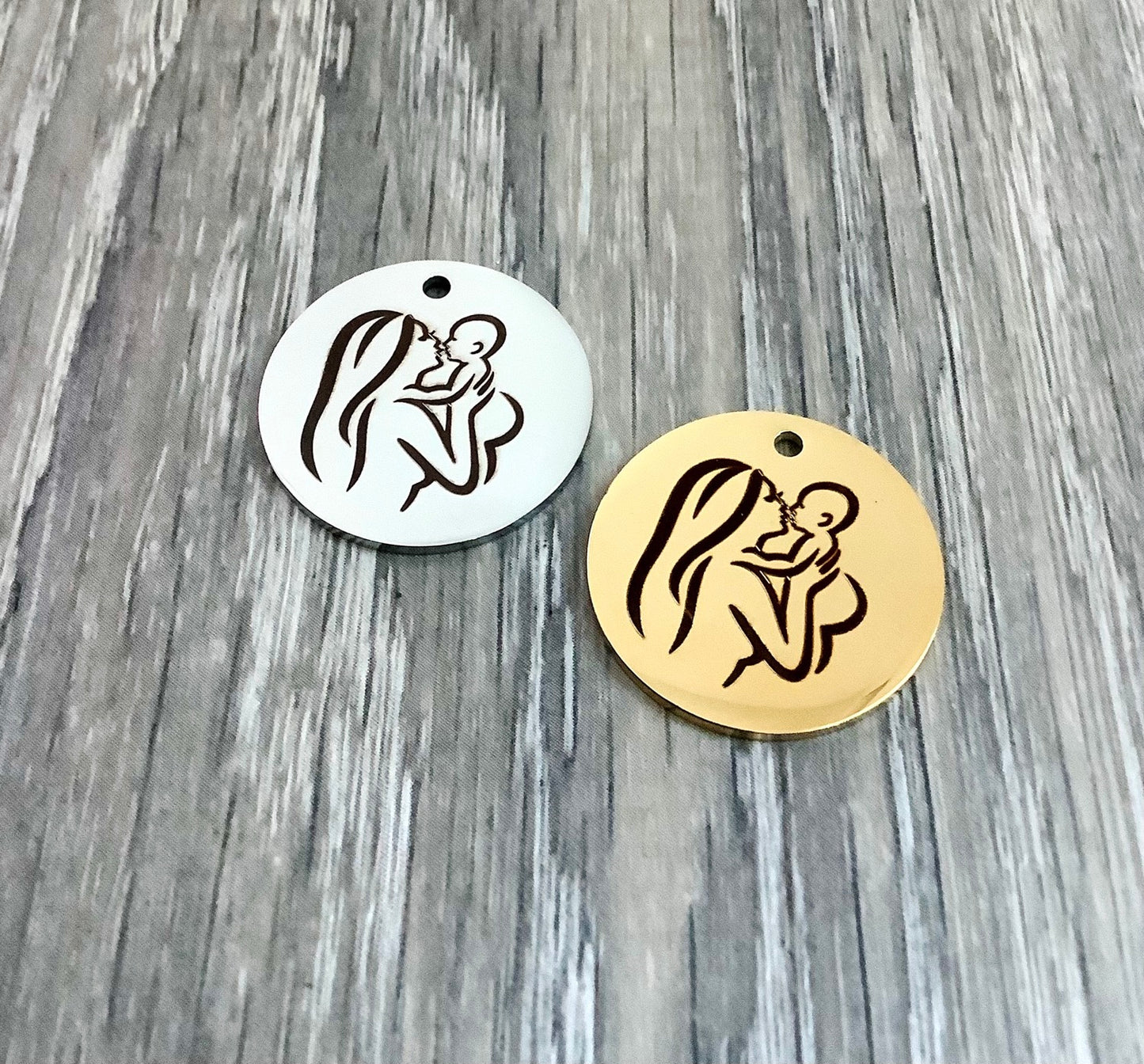 25mm Mom With Baby Pendant qty1- 22600/22601
