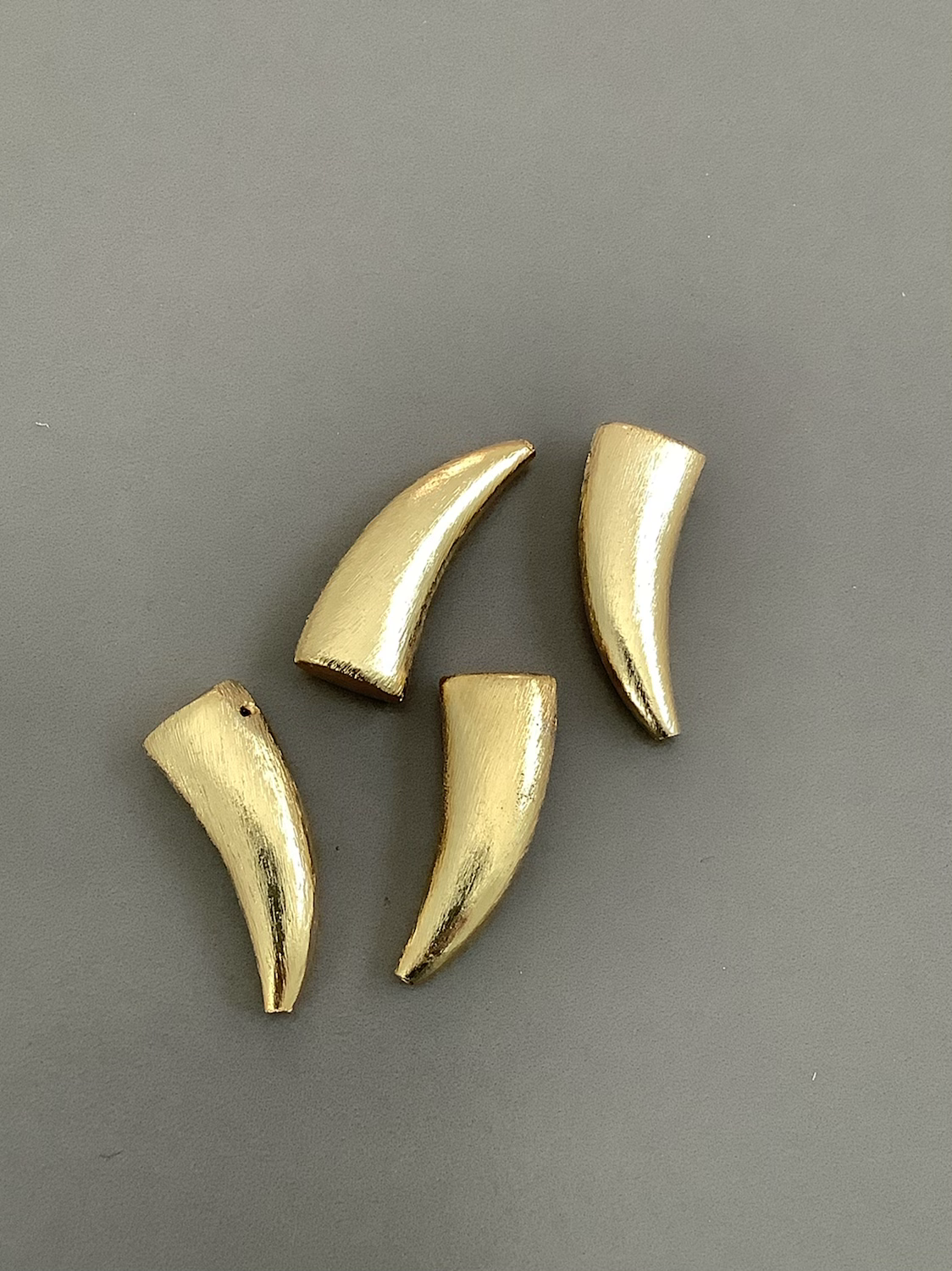 37x17mm Horn Gold Qty 1 / 10120