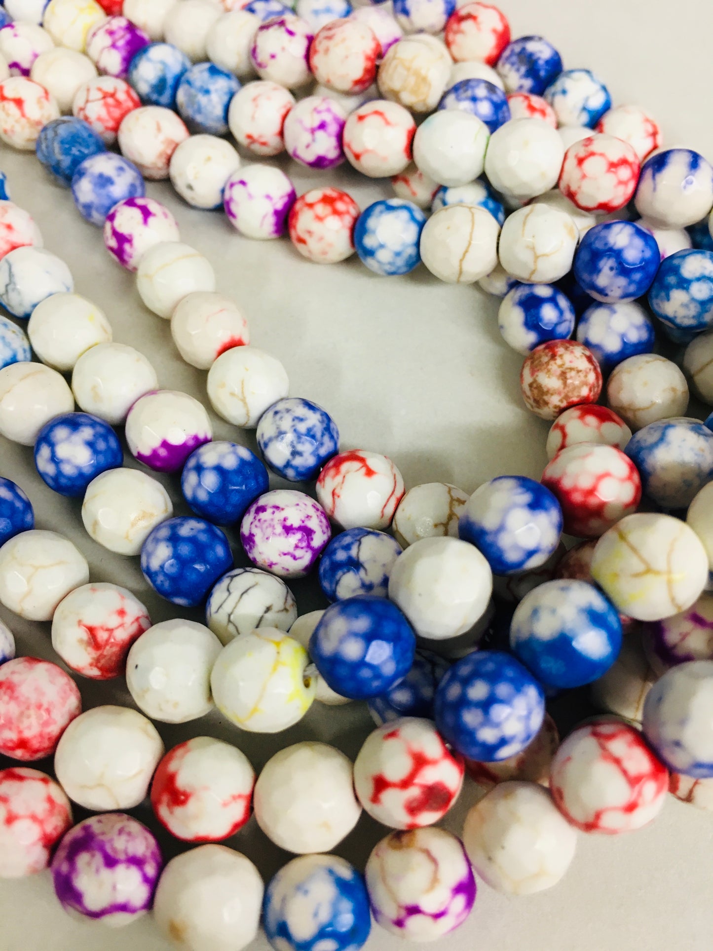 8mm Red, Blue, Yellow and White Agate Faceted Strand / Agata