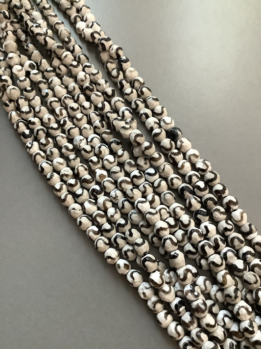 6mm Zig zag Cream grey Tibetan Agate Qty 62 beads per strand 21707