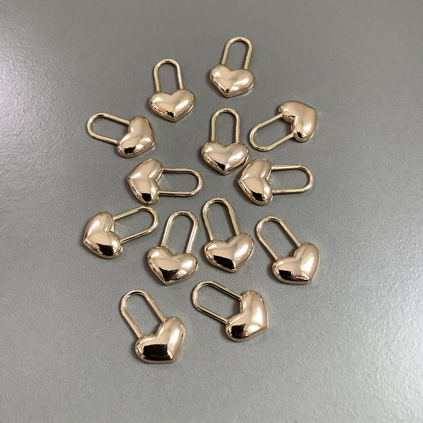 21x13mm enamel heart pin gold qty1- 22840