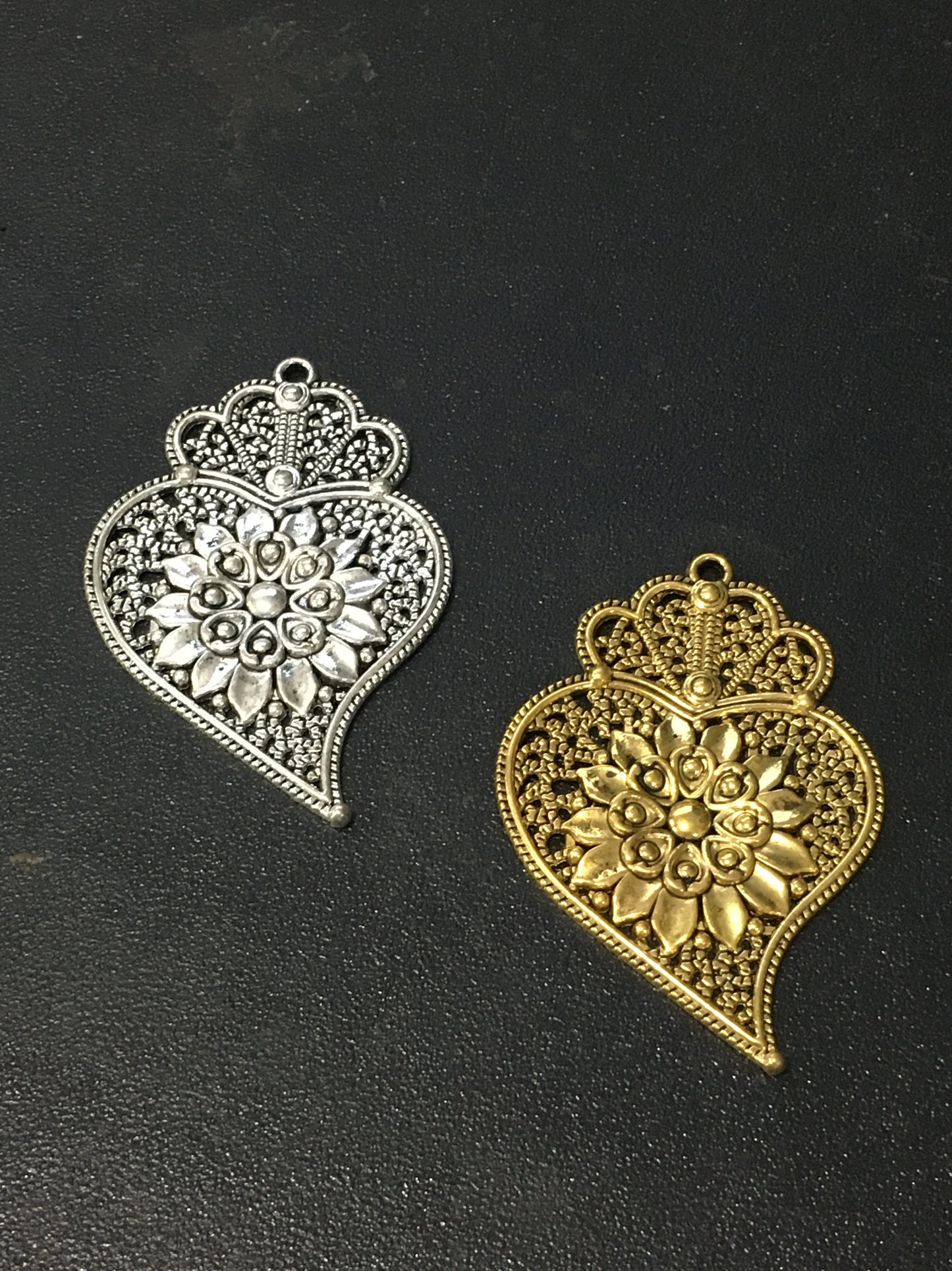 67mm Heart with Crown /Corazon 12808