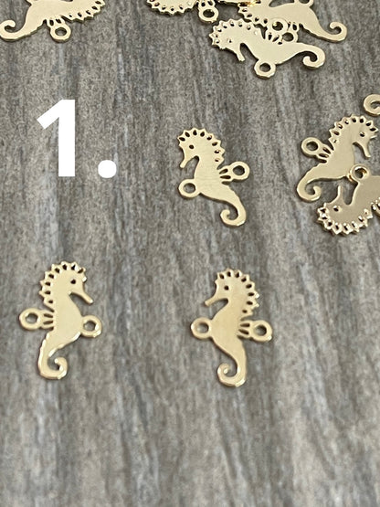 16mm Seahorse Connectro & Charm qty1-  22560/ 22559