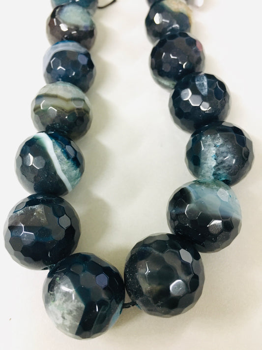 18mm Navy Blue Agate Faceted Strand / Agata