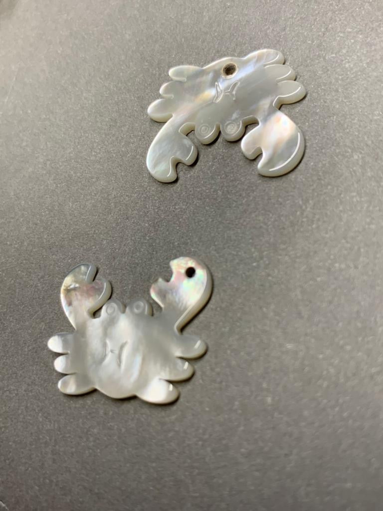 20mm Crab Mother of Pearl Qty 1 / Cangrejo Madre Perla 20362