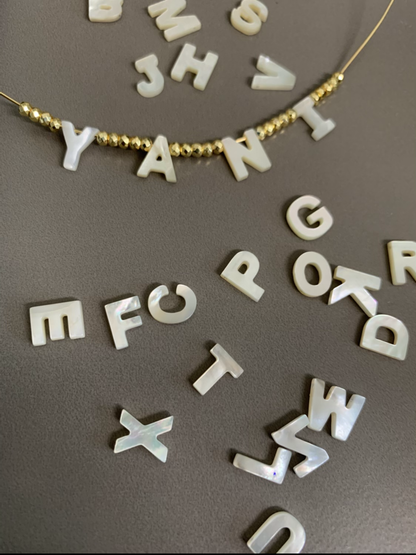 10mm Mother of pearl letter / letras top drill qty 1 /21565
