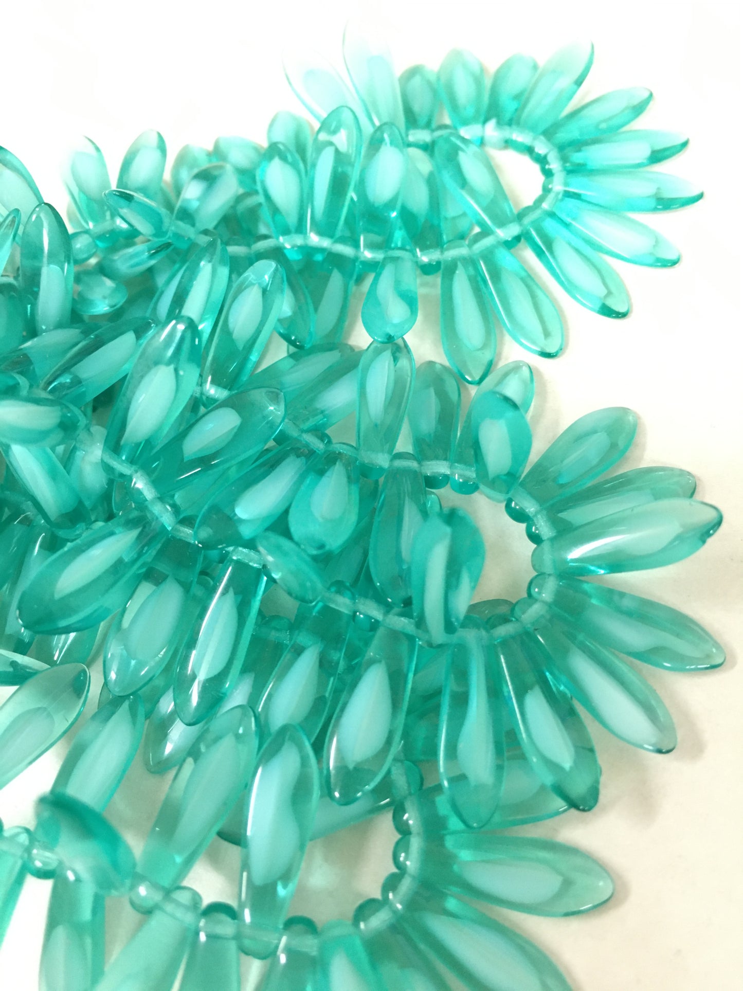 15mm Aqua Dagger Czech Strand / Colgante