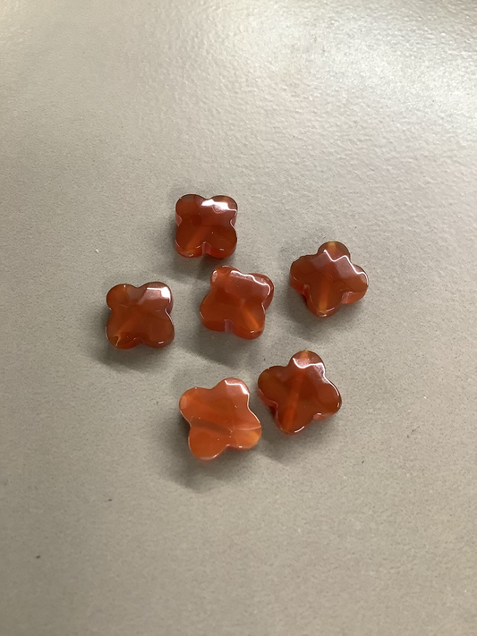 12mm Carnelian Clover Qty 1 / 10644