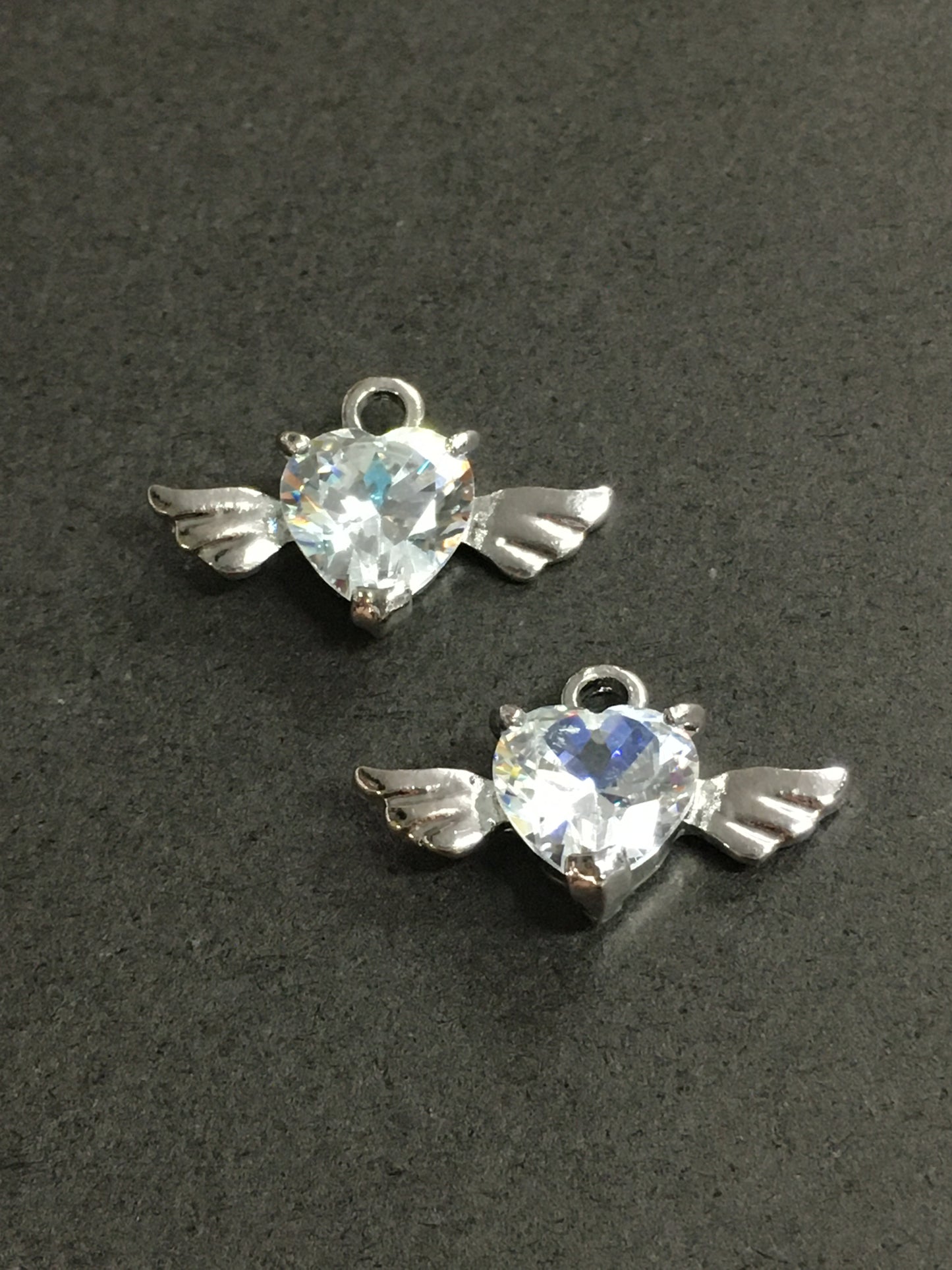 12mm Heart with wings Qty 2 / 17489