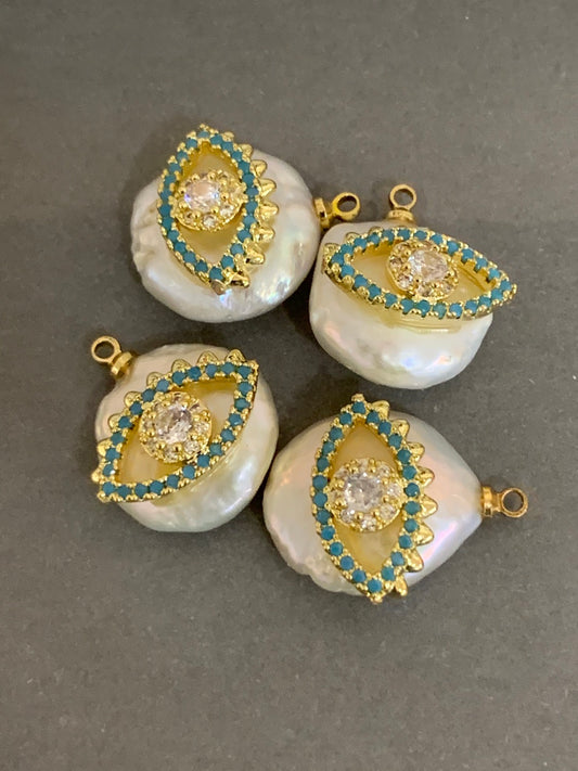 Freshwater pearl with blue eye 19279