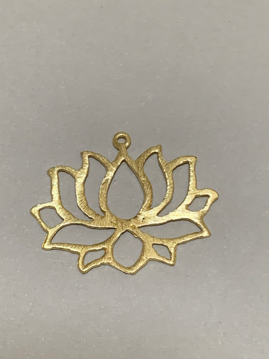 36mm Lotus Flower Pendant Gold / Flor de Loto