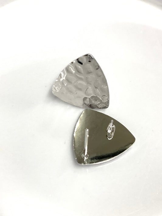 16x17mm Triangle Silver 1 pair / triángulo 1 par 20518