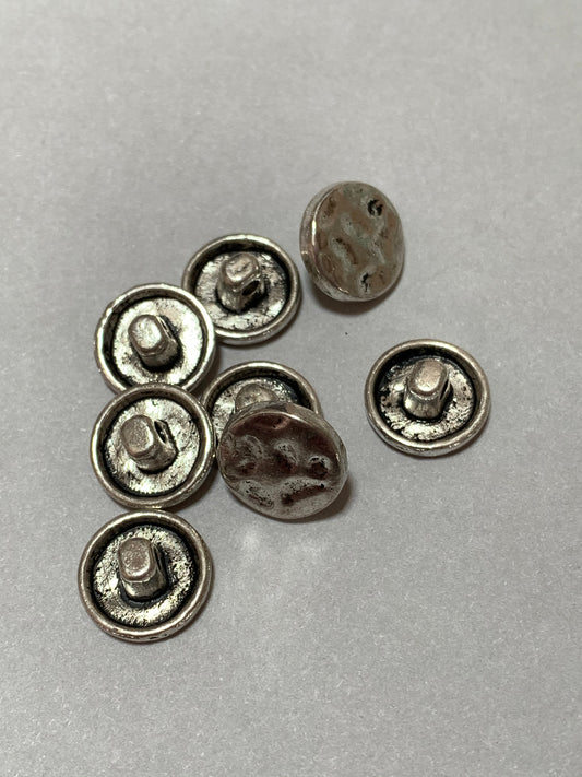 12mm Hammered Button Qty 8 / Boton