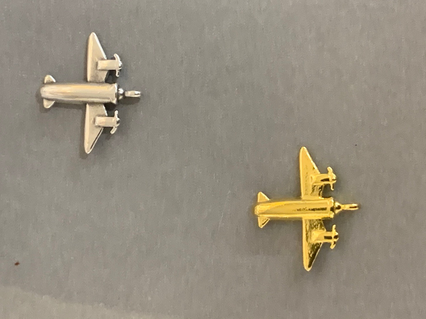 20mm Aircraft / Airplane Gold Qty 1 / Avion 20649