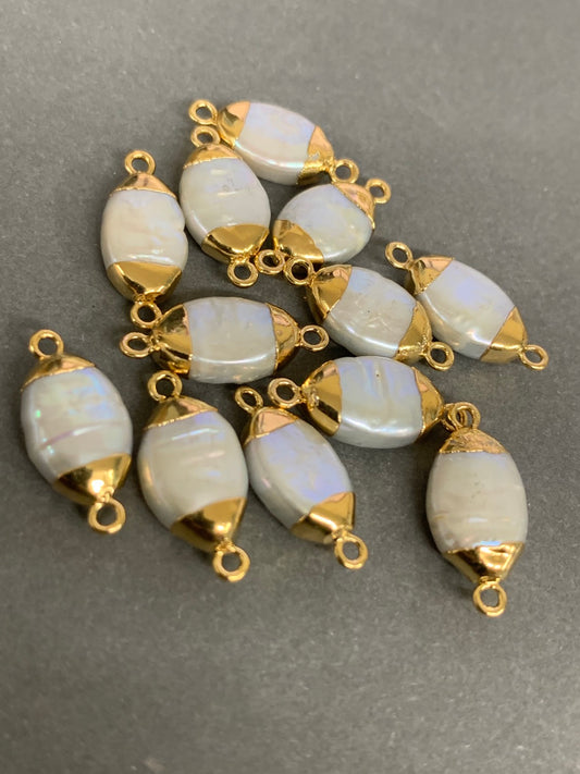 20mm Oval Pearl with Gold 20368