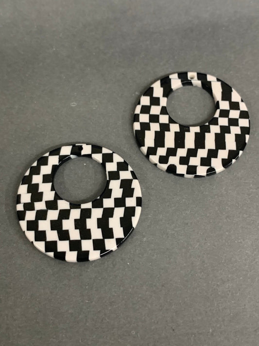 34mm Black and White Round Qty 1 / 17221