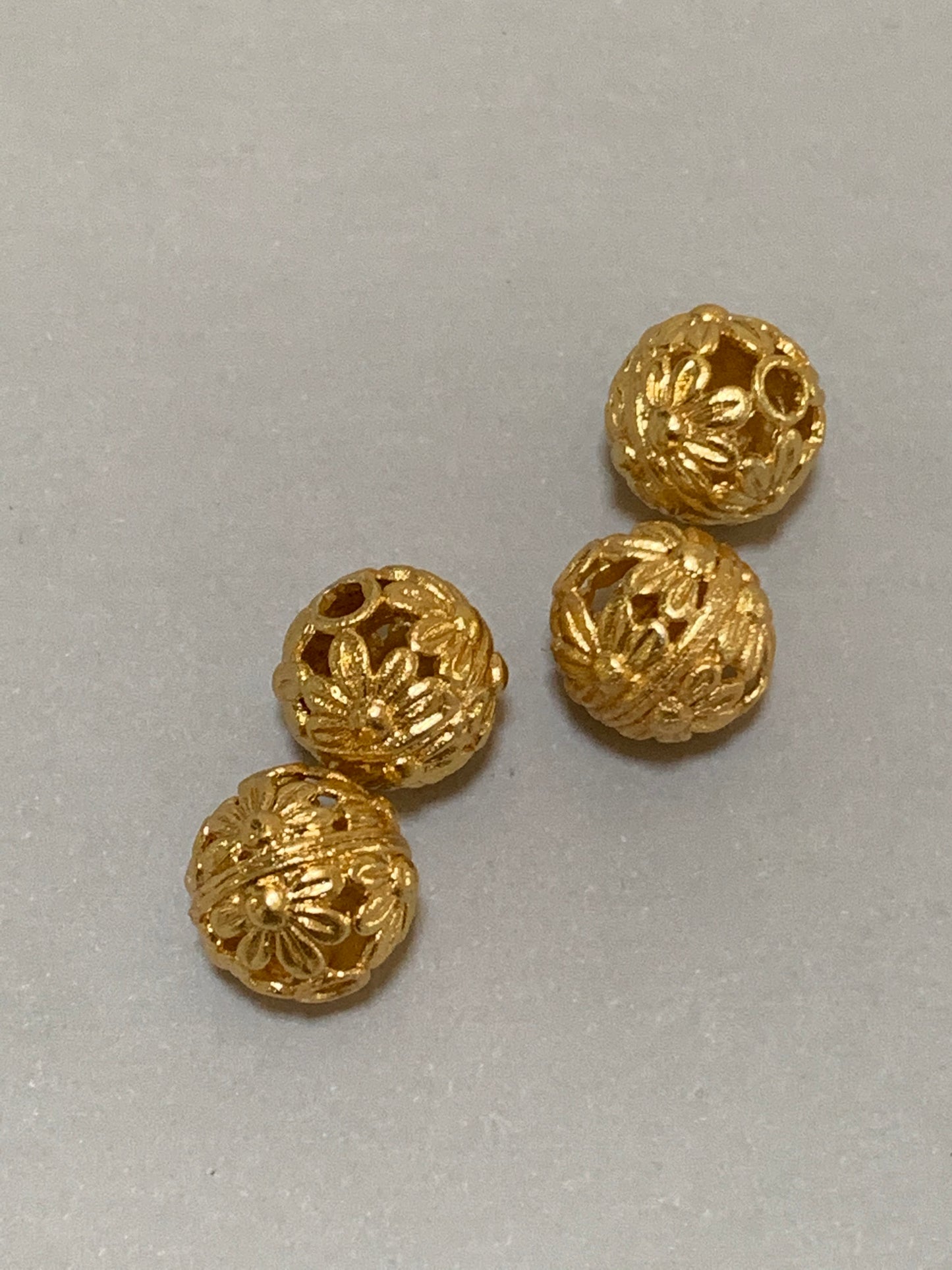 12mm Round with Flower Gold Qty 4 / Separador Redondo
