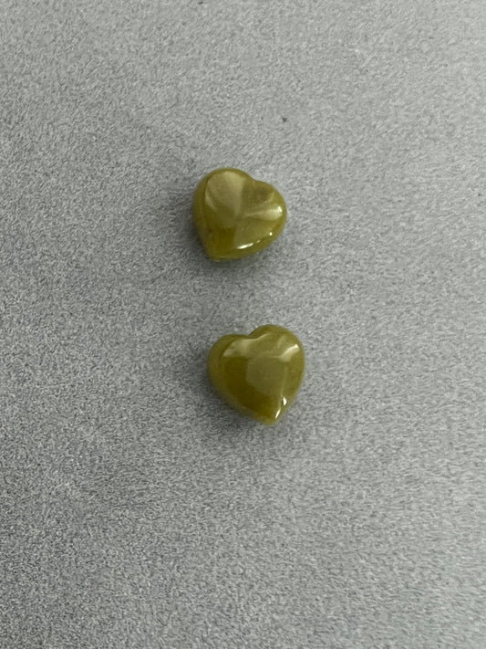 13mm jade heart qty 2 25448